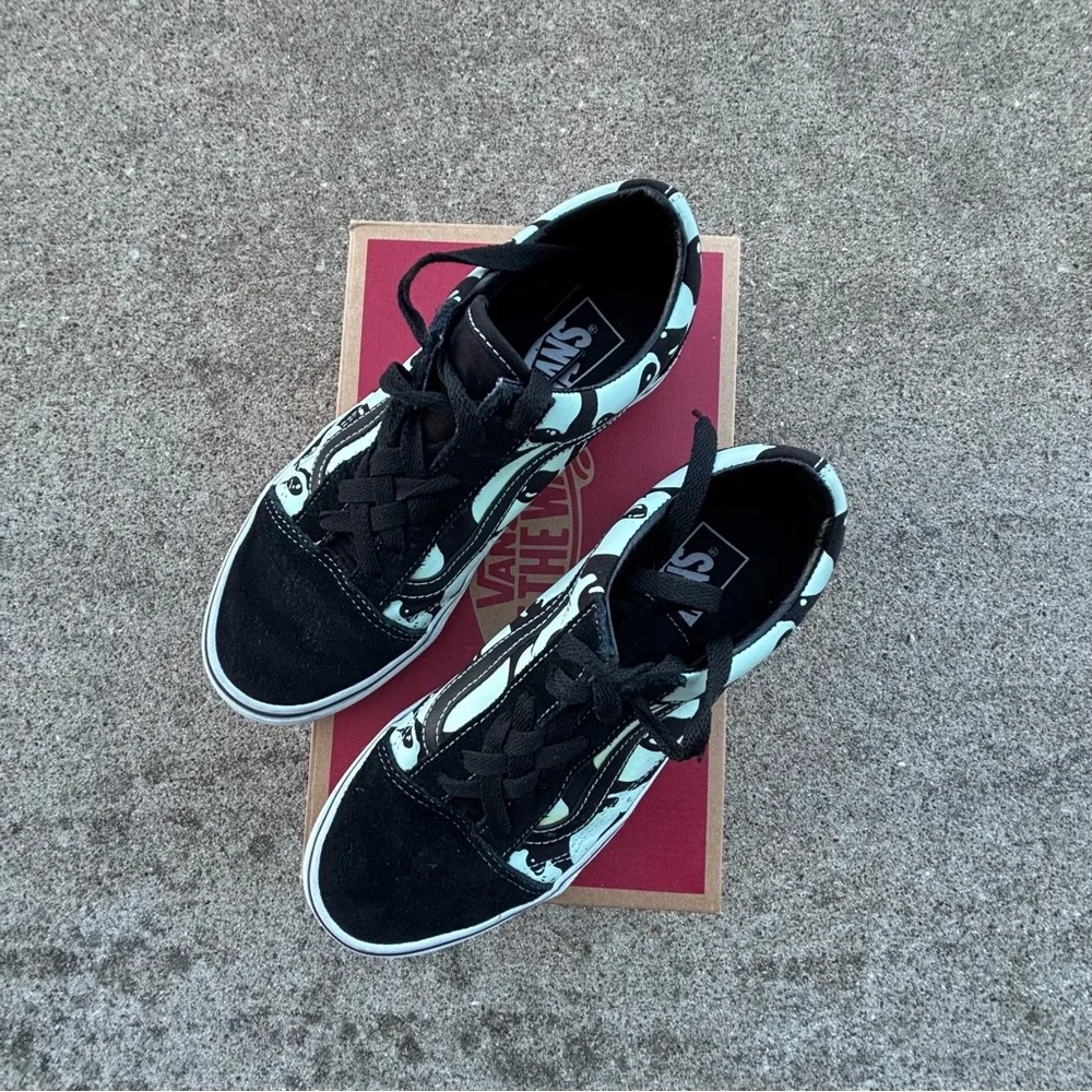 Vans Glow in the Dark Alien Old Skool Sneakers - Picture 3 of 6